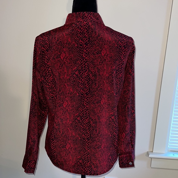 JohnPaulRichard SZ small black & red snakeskin print button down long sleeve - Picture 3 of 7